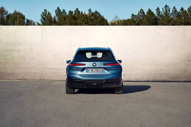 2026 BMW iX
