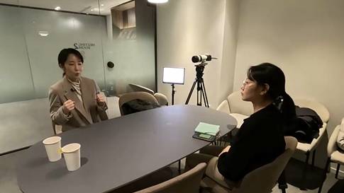 서울교대 권정민 교수(왼쪽). 지난 23일 서울 여의도 국회 인근에서 만났다.