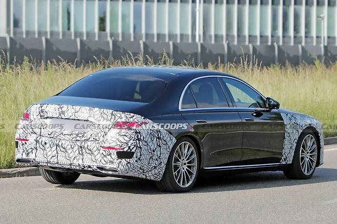 메르세데스-벤츠 'S클래스 페이스리프트' (출처 :&nbsp;Carscoops)