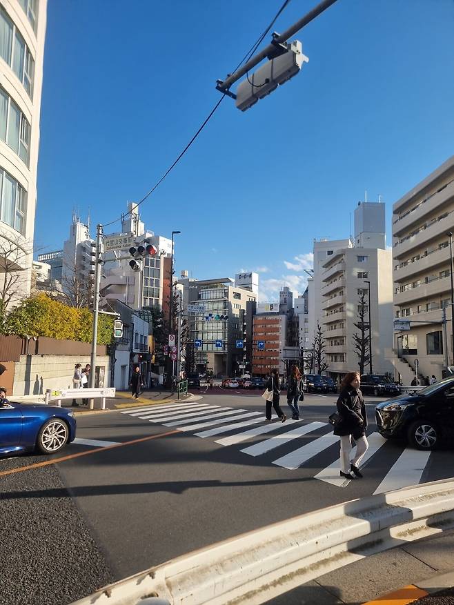 1000089552.jpg 나카메구로 갔습니다