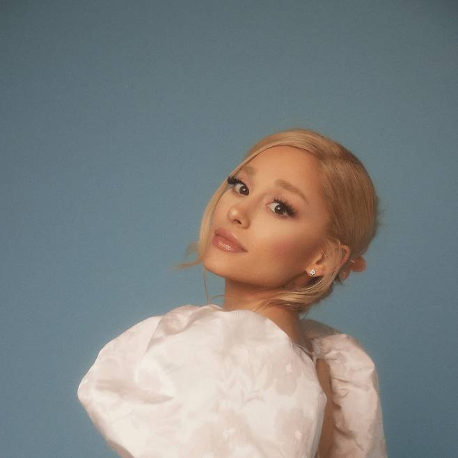 아리아나 그란데_위버스 홈페이지 캡처 위버스컴퍼니 제공