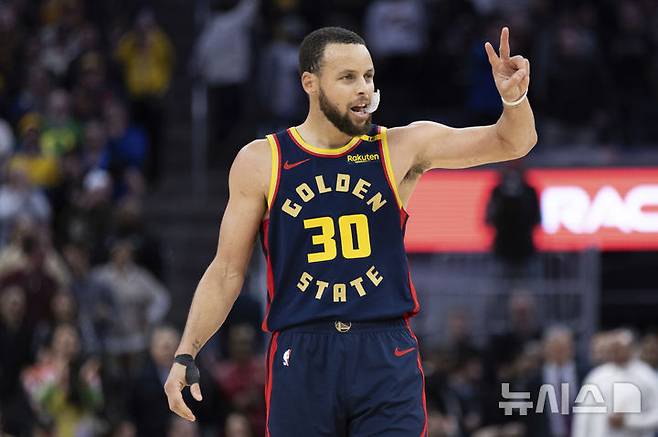 [샌프란시스코=AP/뉴시스] 미국프로농구(NBA) 골든스테이트 워리어스의 스테픈 커리. 2025.01.30
