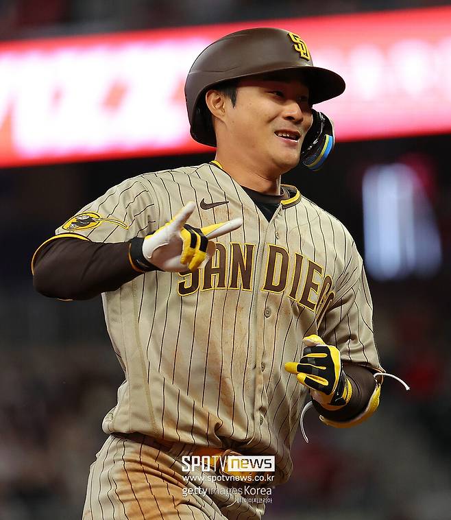 ▲ 메이저리그 FA 시장에 미계약자로 남아있던 김하성이 마침내 새 둥지를 틀었다. 메이저리그 공식 홈페이지(MLB.com)를 비롯한 현지 언론들은 김하성이 탬파베이 레이스와 2년 총액 2900만 달러 계약에 합의했음을 일제히 보도했다.