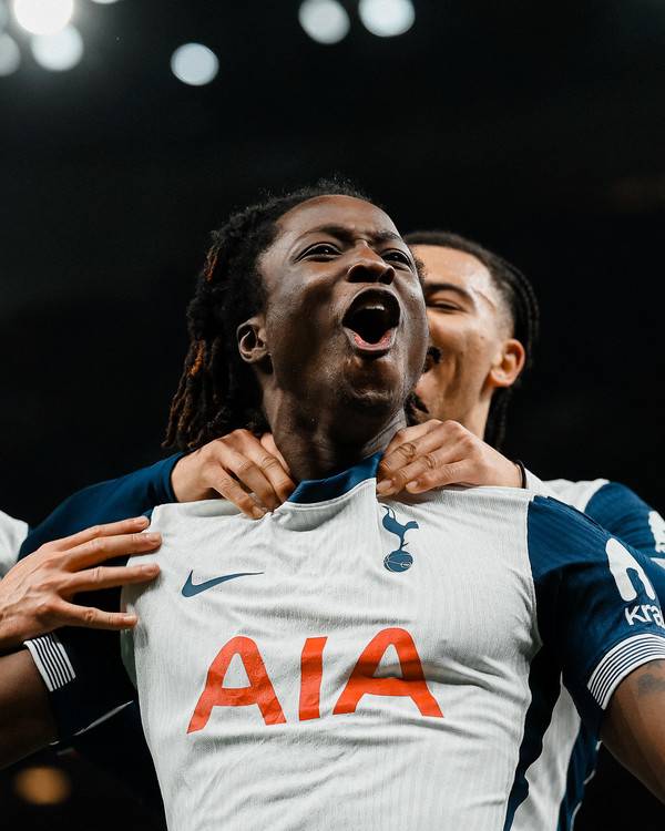 오인다몰라 아자이(토트넘홋스퍼). 토트넘홋스퍼 X 캡처