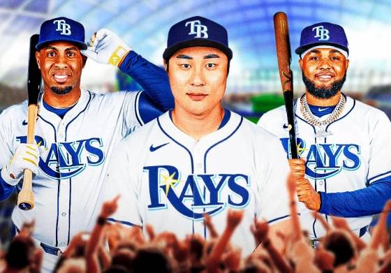 지난달 30일 김하성(가운데)의 탬파베이행이 발표된 뒤 클러치포인트가 탬파베이 유니폼을 입은 김하성의 합성사진을 올리며 이적소식을 전했다. /사진=클러치포인트 갈무리