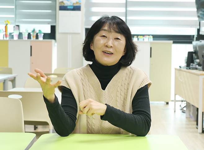 김형신 아라초등학교 꿈낭 주말돌봄센터장 (제주=연합뉴스) 변지철 기자 = 지난 1월 19일 제주 아라초등학교 꿈낭 거점통합돌봄센터에서 김형신 센터장이 연합뉴스와 인터뷰하고 있다. 2025.2.1