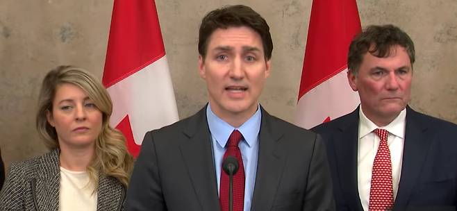 쥐스탱 트뤼도 캐나다 총리가 1일 미국의 관세 부과에 대한 대응 방안을 밝히고 있다./X