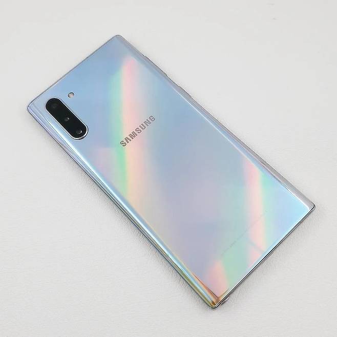 pteZlm.webp.ren.jpg 삼성에서 갤럭시 스마트폰 색으로 다시 한 번 내줬으면 하는 색