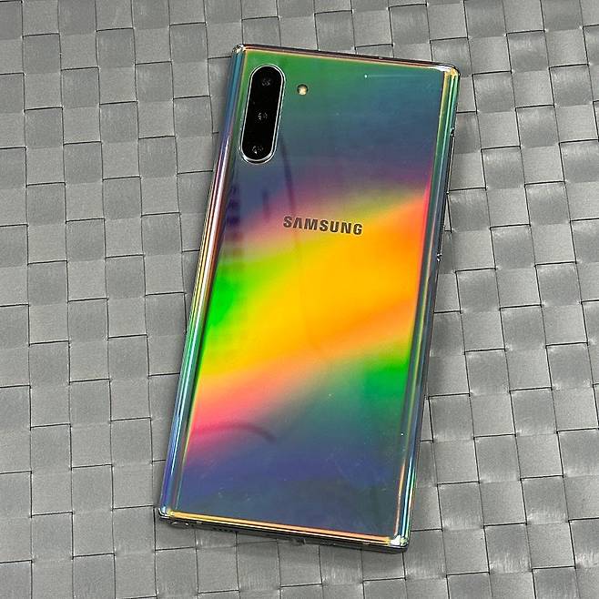 QHDwRc.jpg 삼성에서 갤럭시 스마트폰 색으로 다시 한 번 내줬으면 하는 색