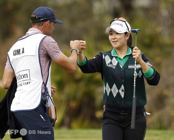 미국여자프로골프(LPGA) 투어 2025시즌 개막전 힐튼 그랜드 베케이션스 토너먼트 오브 챔피언스 우승 경쟁에 뛰어든 김아림 프로가 3라운드에서 경기하는 모습이다. 사진제공=ⓒAFPBBNews = News1