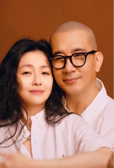 가수 구준엽(오른쪽)과 서희원 부부