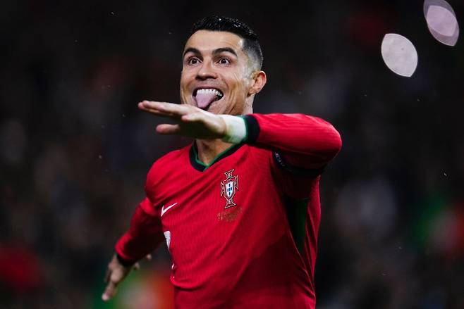 \'CR7\'이 마드리드에 돌아온다? 레알 복귀 묻는 질문에 "무슨 일이 일어날지 모른다"