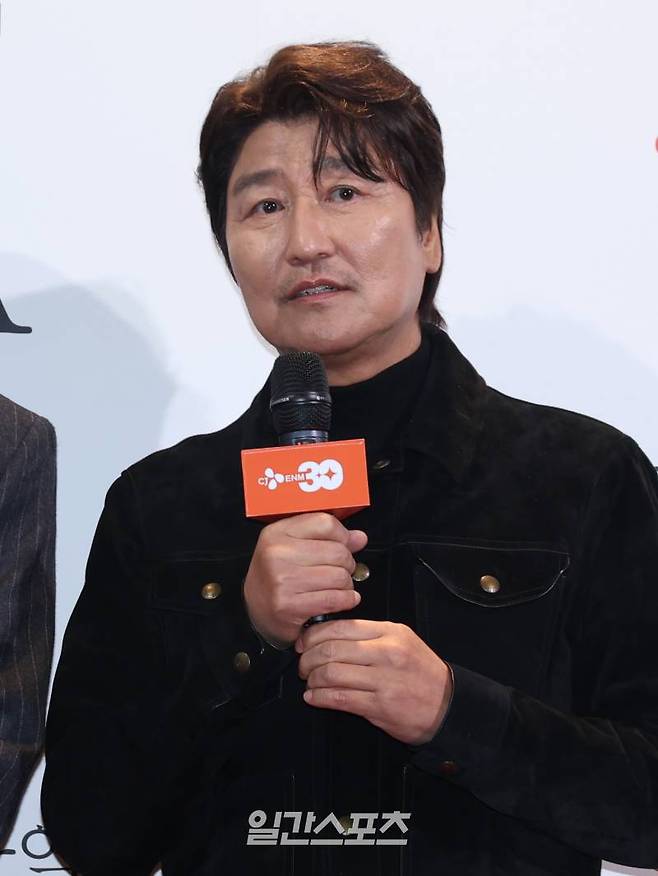 CJ ENM 30주년 기념 비저너리(Visionary) 선정작으로 꼽힌 박찬욱 감독 영화 '공동경비구역 JSA'(2000)가 4일 오후 서울 용산구 CGV용산아이파크몰에서 GV를 개최했다. 배우 송강호가 참석해 소감을 말하고 있다. '공동경비구역 JSA'는 2000년 개봉 후 25년 만에 박찬욱 감독과 한국을 대표하는 배우들이 한자리에 모여 자리를 빛냈다. 서병수 기자 qudtn@edaily.co.kr /2025.02.04/