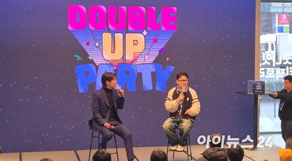 SKT '더블업파티' 행사를 진행하는 장성규(왼쪽)과 데프콘 [사진=서효빈 기자]