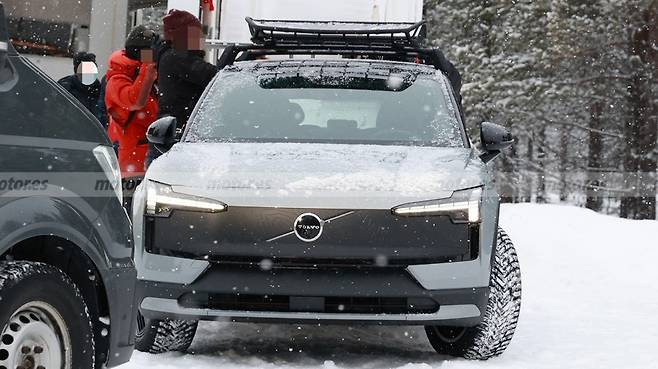 볼보 'EX30 크로스컨트리' (출처 : motor.es)