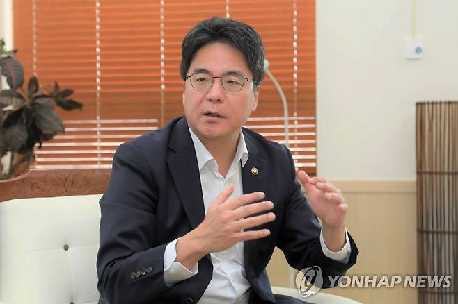윤태식 전 관세청장 [관세청 제공. 재판매 및 DB금지]