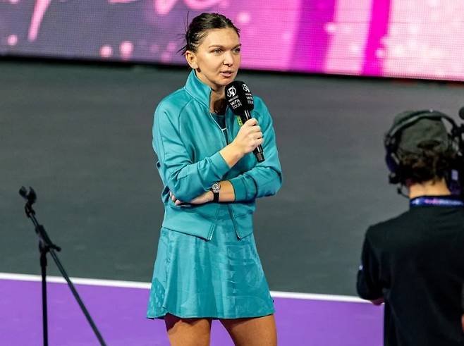 은퇴를 발표하는 시모나 할렙