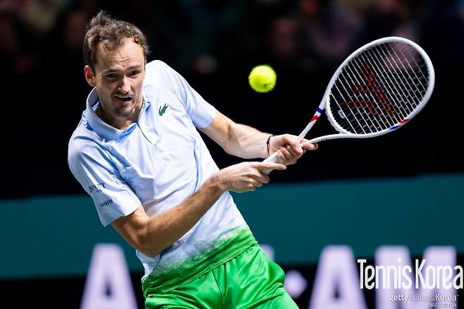 재작년 우승한 ABN암로오픈에서 2회전 탈락한 메드베데프