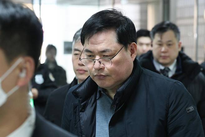 이재명 더불어민주당 대표의 경선 자금 불법 수수 의혹으로 재판에 넘겨진 유동규 전 성남도시개발공사 기획본부장이 6일 오후 서울 서초구 서울고등법원에서 열린 항소심 선고 공판에 출석하고 있다. 2025.2.6 뉴스1