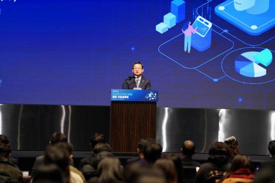 허성욱 정보통신산업진흥원장이 6일 서울 양재 엘타워에서 열린 2025년 통합 사업설명회에서 인사말을 하고 있다. NIPA 제공