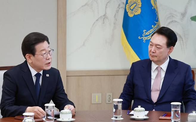 더불어민주당 이재명 대표가 지난해 4월 29일 서울 용산 대통령실 집무실에서 열린 윤석열 대통령과의 영수회담에서 발언하고 있다. 사진=연합뉴스