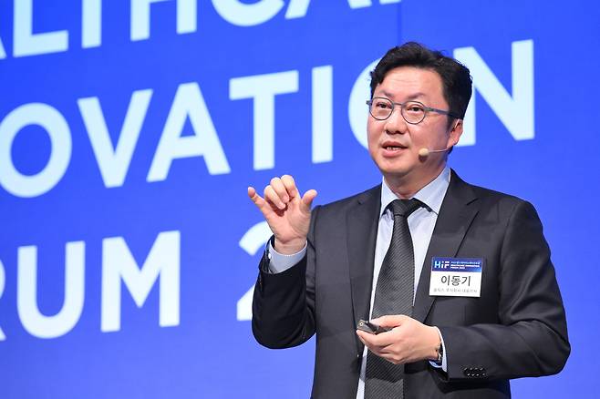 이동기 올릭스 대표이사가 2022년 서울 중구 웨스틴 조선호텔 그랜드볼룸에서 조선미디어그룹의 경제 전문 매체 조선비즈가 개최한 ‘헬스케어이노베이션 포럼(HIF) 2022’에서 발표하고 있다. /조선비즈