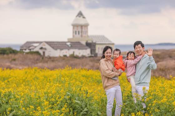 휘닉스 아일랜드는 '롱스테이 일주일 살기' 패키지가 스테디셀러로 자리잡았다. 어린이를 둔 가족 고객의 호응이 높다. 여러 어린이 시설과 뛰놀기 좋은 섭지코지를 품은 장점이 크다. 사진 휘닉스 호텔앤드리조트