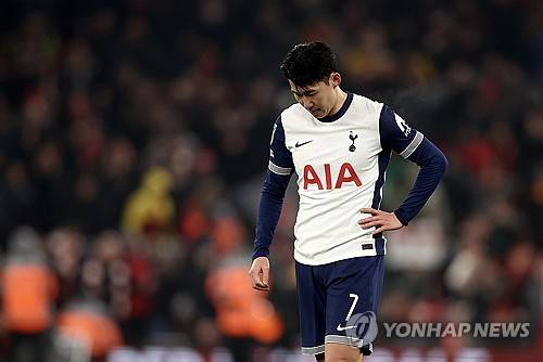 리그컵은 물 건너 갔으나 손흥민의 우승 도전은 아직 끝나지 않았다. 유럽축구연맹(UEFA) 유로파리그 정상 등극에 도전할 기회가 아직 남아있다. 유로파리그에서는 토트넘을 위협할 강팀이 얼마 없다. 손흥민이 좌절하기에는 아직 이르다. 연합뉴스