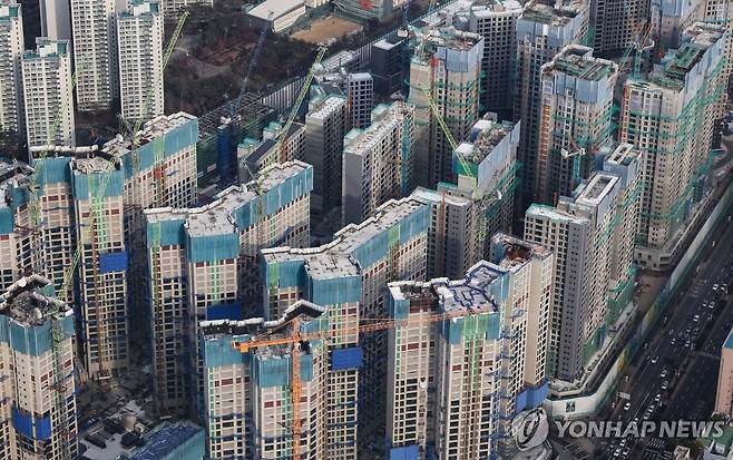 서울 시내 아파트 신축 현장 모습 [연합뉴스 자료사진]