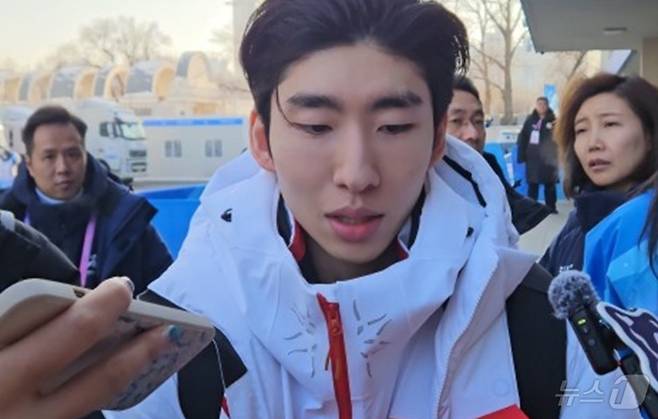 한국 취재진과 인터뷰한 린샤오쥔 ⓒ News1 안영준 기자