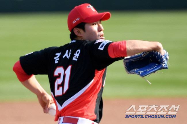 13일 대전 한화생명이글스파크에서 열린 한화 이글스와 KIA 타이거즈의 경기. KIA 김사윤이 역투하고 있다. 대전=박재만 기자 pjm@sportschosun.com/2024.04.13/