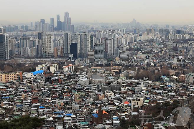 서울 아파트와 주택 모습. 2025.1.16/뉴스1 ⓒ News1 박정호 기자