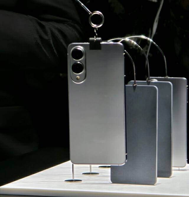 삼성전자가 22일(현지시간) 미국 캘리포니아주 새너제이 SAP 센터에서 갤럭시 언팩2025를 열었다. 언팩 제품 체험장에서는 초슬림폰 ‘갤럭시S25 엣지’ 실물이 깜짝 공개됐다. (사진=지디넷코리아)