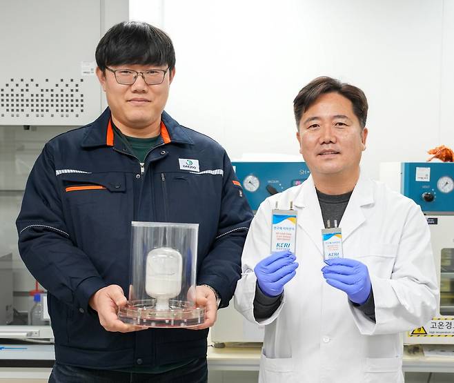 하윤철 한국전기연구원 차세대전지연구센터장 연구진이 '업그레이드형 공침법'을 통해 전고체전지용 고체전해질을 더 빠르고, 품질 좋게 만드는 데 성공했다./한국전기연구원
