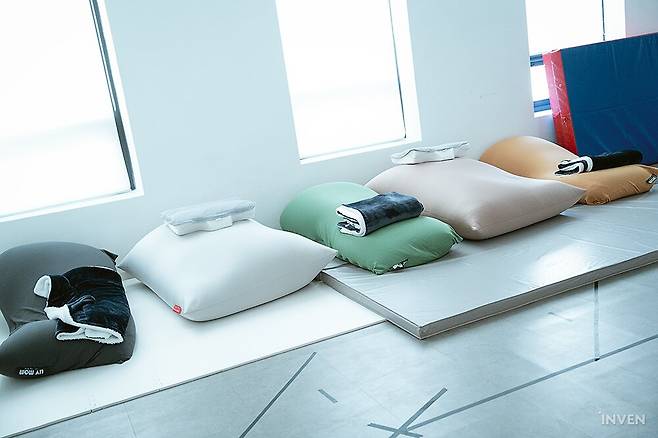 ▲ 한쪽에는 직원들이 쉴 수 있는 공간도