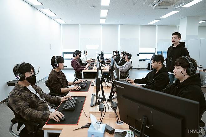 ▲ 이곳에서는 이렇게 하루에도 몇 번씩 내부 테스트가 진행된다