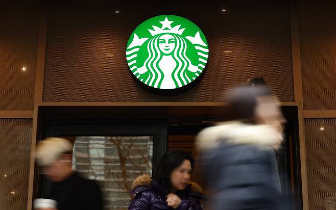 A Starbucks in central Seoul (Newsis)