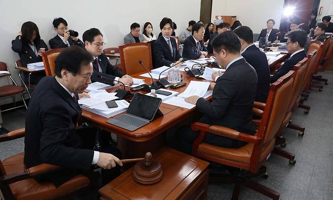 10일 서울 여의도 국회에서 열린 기획재정위원회 제1차 경제재정소위원회를 정태호 위원장이 주재하고 있다. 2025.2.10 [한주형기자]