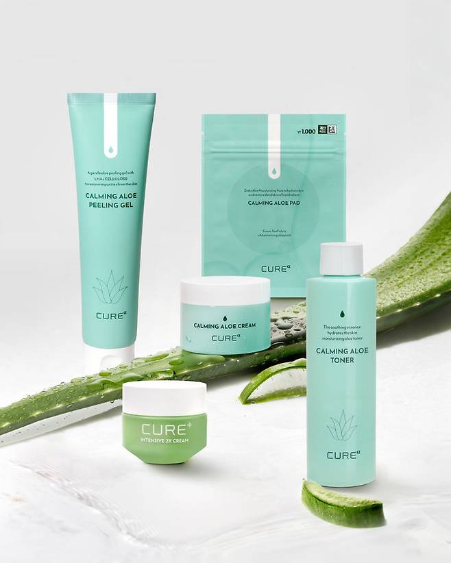 [서울=뉴시스] 김정문알로에가 이달 말 전국 다이소 매장에서 뷰티 기초화장품 브랜드 '큐어알파(CURE-α)'를 선보일 예정이라고 26일 밝혔다. (김정문알로에 제공) *재판매 및 DB 금지