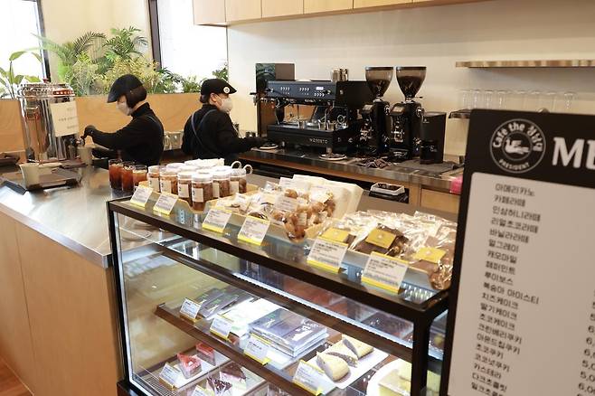 충북 청주시 문의면 대통령 옛 휴양시설 청남대에 첫 휴게음식점이 개방 22년 만에 10일 문을 열었다. 충북도 제공