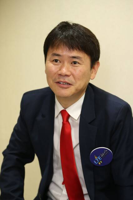 코미디언에서 시사평론가로 변신한 강성범씨. 한겨레 자료