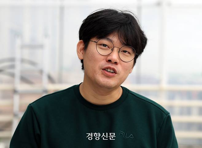 청년농업인 고택균씨가 지난달 6일 전북 김제시 백구면 김제스마트팜혁신밸리 임대형농장에서 경향신문과 인터뷰를 하고 있다. 서성일 선임기자