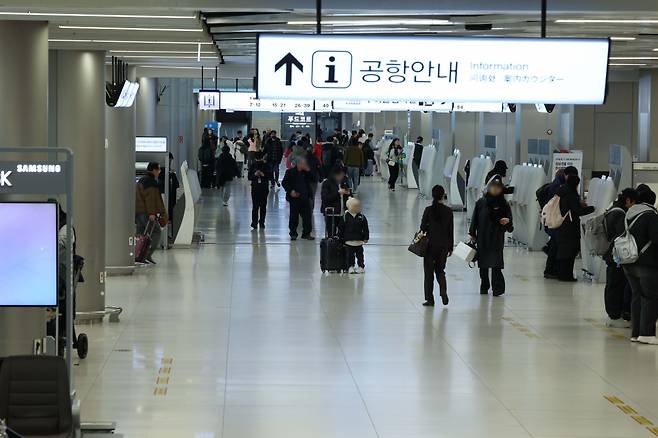 무안국제공항 제주항공 여객기 참사 발생 이튿날인 30일 서울 강서구 김포국제공항 국내선 청사가 비교적 한산한 모습을 보이고 있다. / 사진 = 뉴시스 /사진=고범준