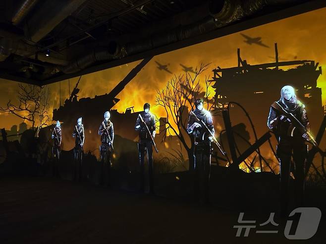 웹툰 '입학용병' ⓒ 뉴스1 손엄지 기자