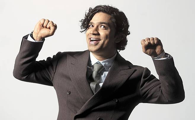 서울 성북구 석관동 한국예술종합학교에서 지난 6일 만난 배우 아누팜 트리파티는 “황동혁 감독님이 저를 배우로 다시 태어나게 해주셨다”며 “저도 한국에 있는 외국인 유학생들에게 도움이 될 수 있도록 노력하겠다”고 말했다. /김지호 기자