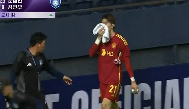 부리람 유나이티드전에서 부상당한 조현우. 사진=tvN SPORTS 캡처