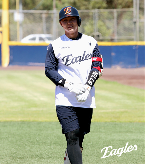 호주 멜버른 스프링캠프에서 훈련 중인 김건. 한화 이글스 제공