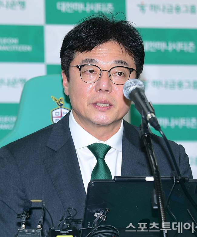 황선홍 감독 / 사진=DB