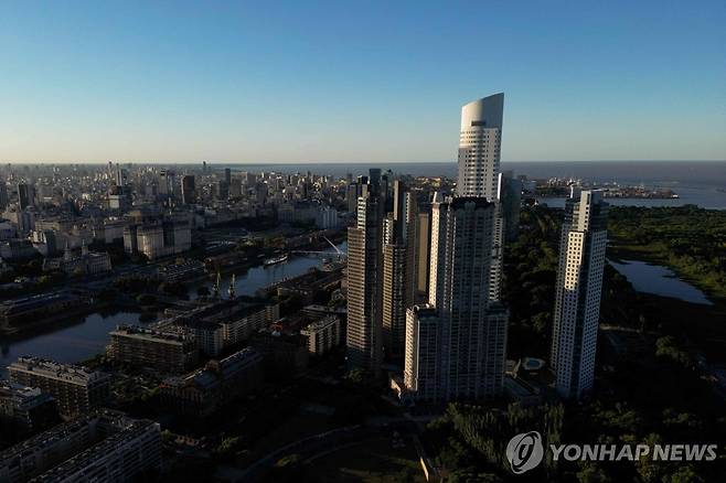 아르헨티나 푸에르토마데로 르누아르 타워 주변 전경 [AFP 연합뉴스 자료사진. 재판매 및 DB 금지]