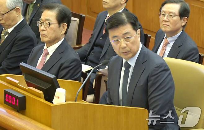 홍장원 전 국가정보원 제1차장이 4일 서울 종로구 헌법재판소에서 열린 윤석열 대통령 탄핵심판 5차 변론에 증인으로 출석해 발언하고 있다. (헌법재판소 제공) 2025.2.4/뉴스1